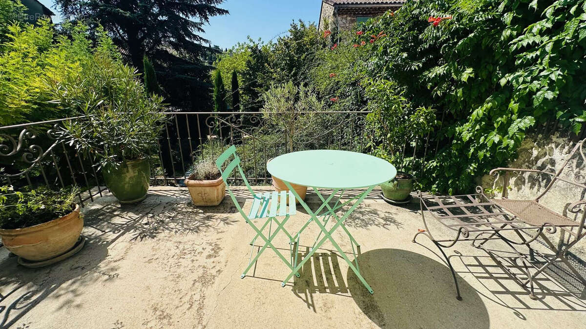 Maison à VAISON-LA-ROMAINE