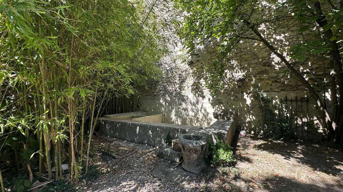 Maison à VAISON-LA-ROMAINE