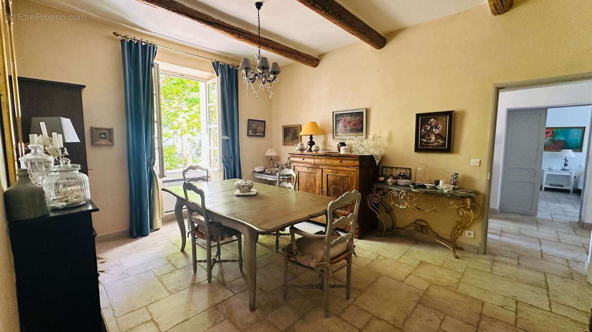 Maison à VAISON-LA-ROMAINE