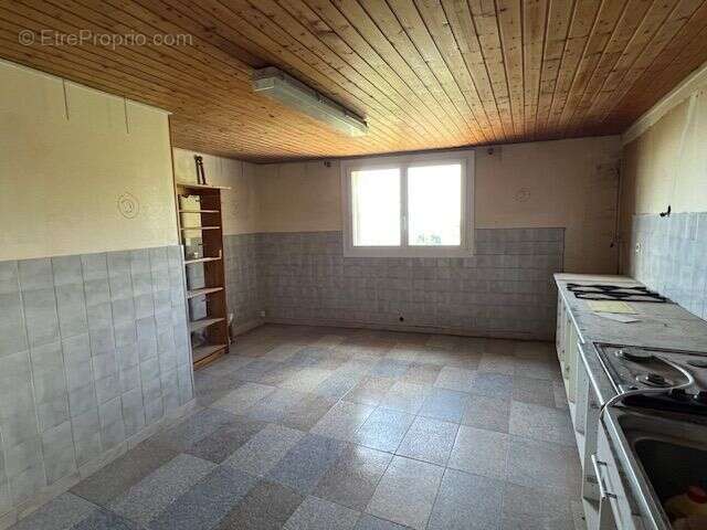 Maison à SAINT-ETIENNE-DE-CROSSEY