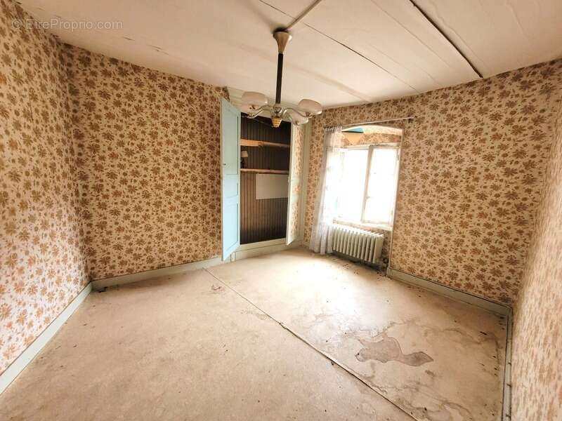 Maison à SAINT-DIER-D&#039;AUVERGNE