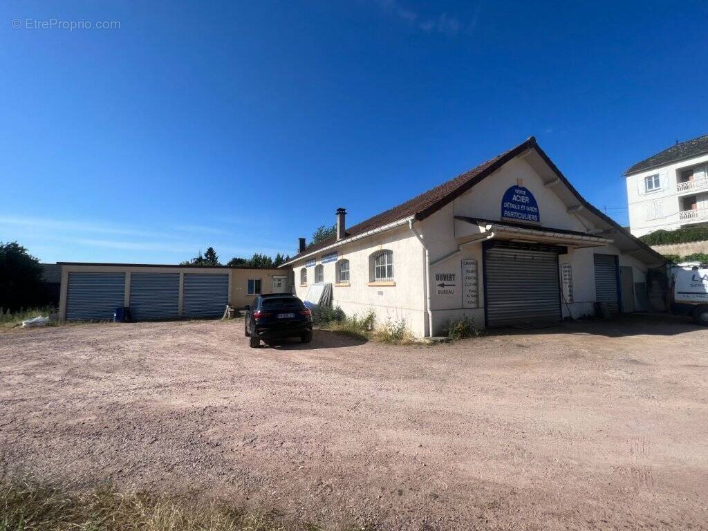 Parking à LE CREUSOT