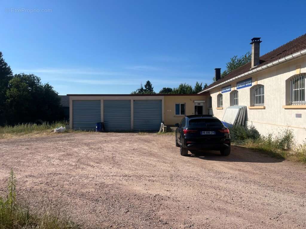 Parking à LE CREUSOT