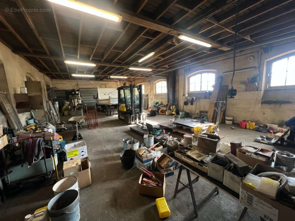 Parking à LE CREUSOT