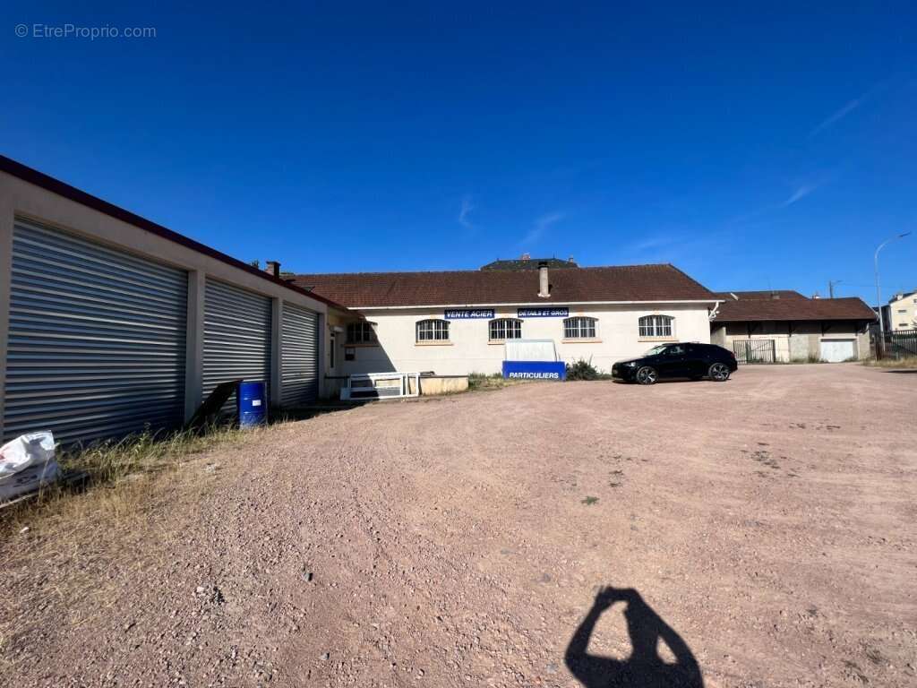 Parking à LE CREUSOT