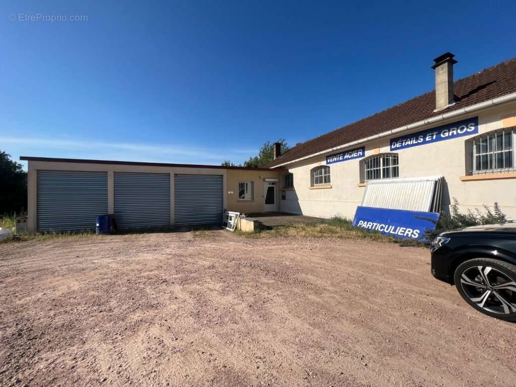 Parking à LE CREUSOT