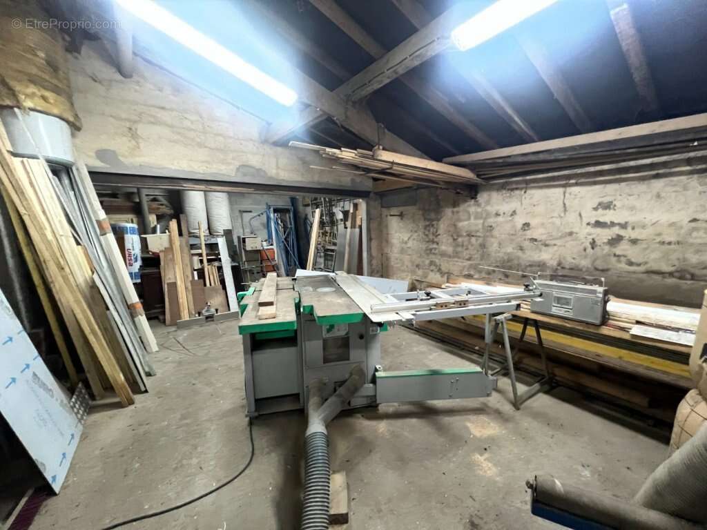 Parking à LE CREUSOT