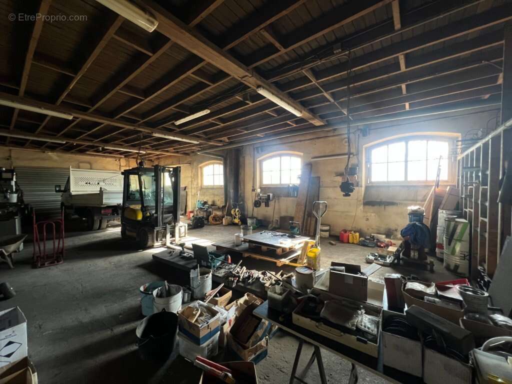 Parking à LE CREUSOT