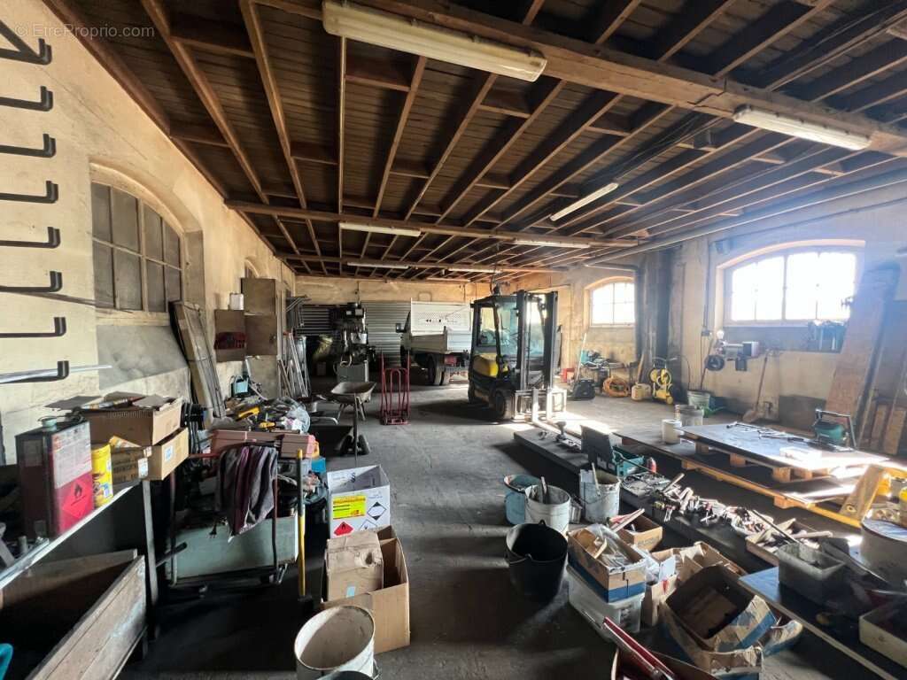 Parking à LE CREUSOT