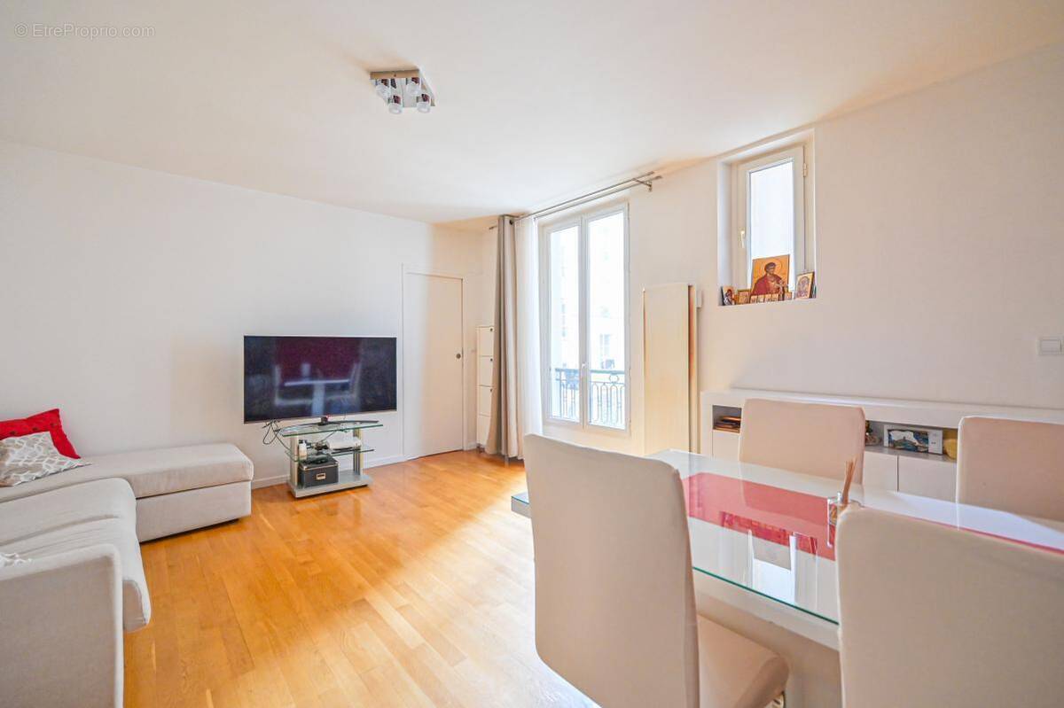 Appartement à PARIS-19E