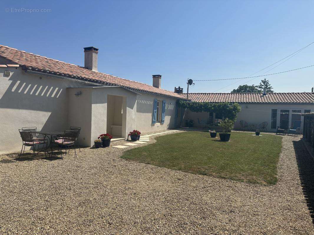 Maison à LONGEVILLE-SUR-MER