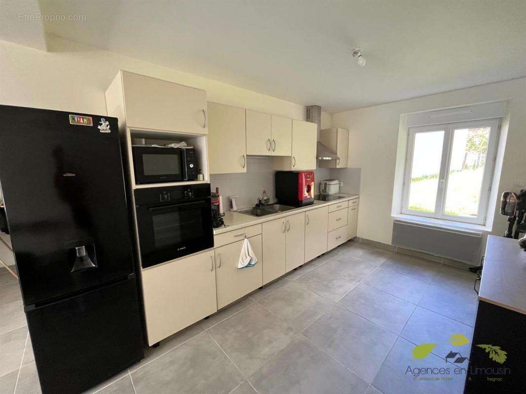 Maison à LA JONCHERE-SAINT-MAURICE