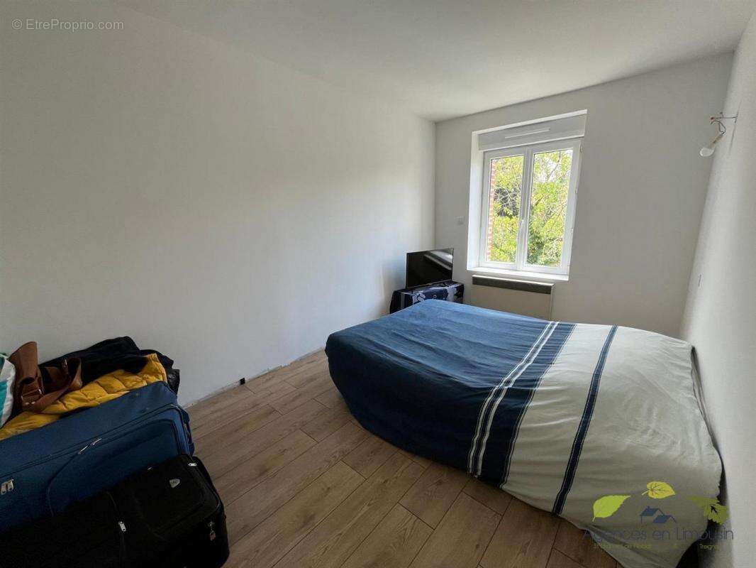 Maison à LA JONCHERE-SAINT-MAURICE