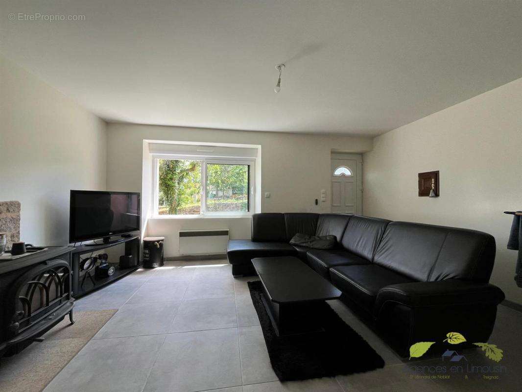 Maison à LA JONCHERE-SAINT-MAURICE