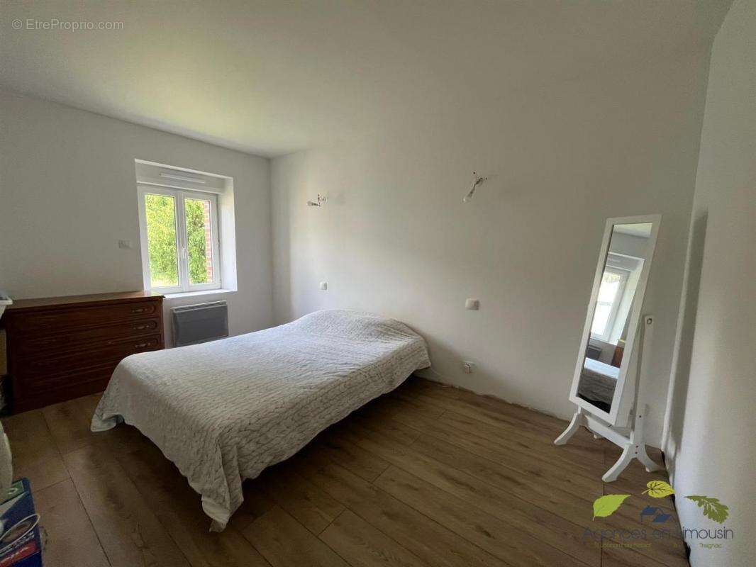 Maison à LA JONCHERE-SAINT-MAURICE