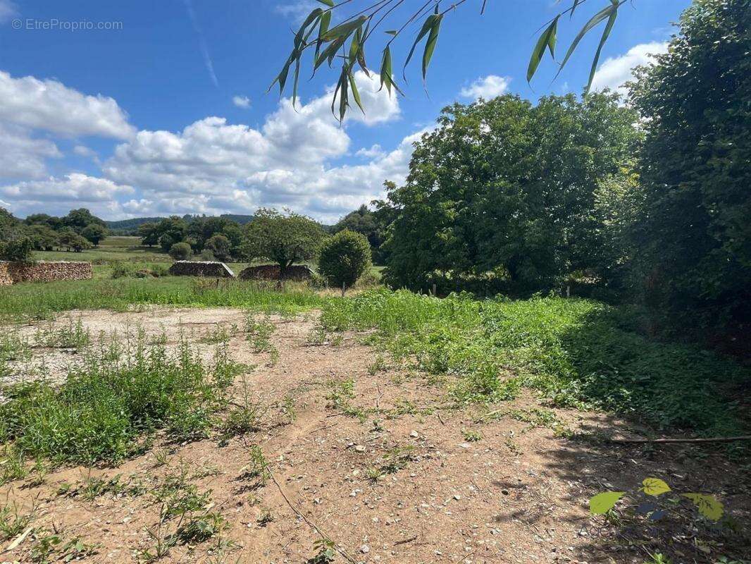 Maison à SAINT-LEONARD-DE-NOBLAT