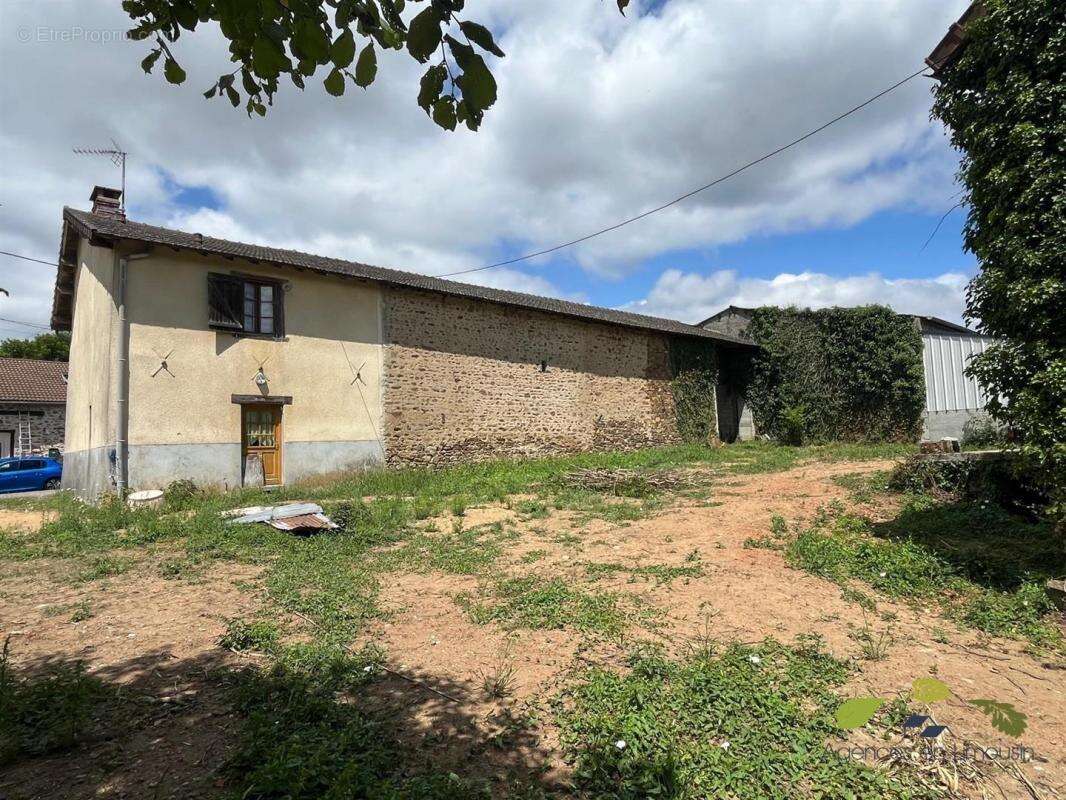 Maison à SAINT-LEONARD-DE-NOBLAT