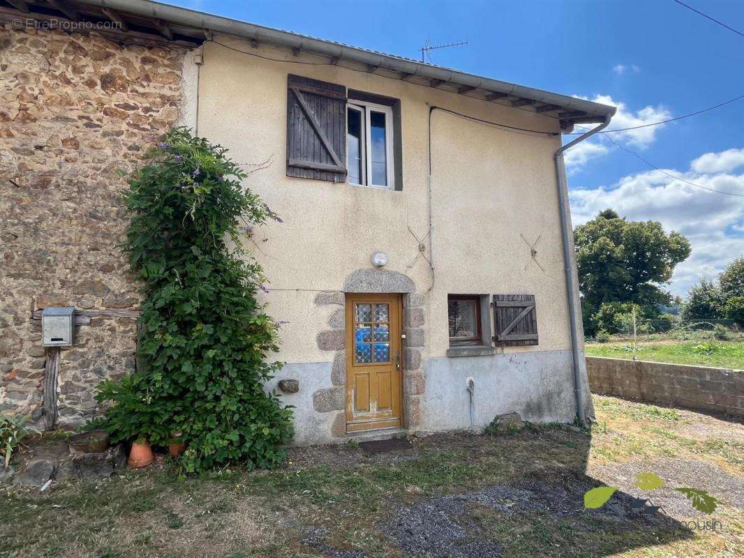 Maison à SAINT-LEONARD-DE-NOBLAT