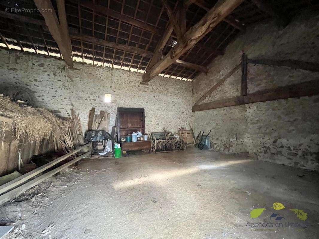 Maison à SAINT-LEONARD-DE-NOBLAT