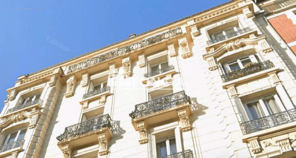 Appartement à COURBEVOIE