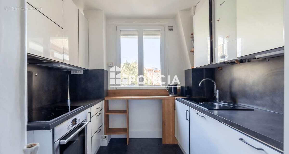 Appartement à COURBEVOIE