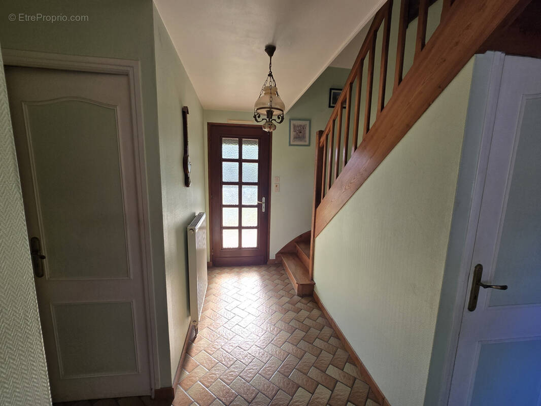 Maison à FEUQUIERES-EN-VIMEU