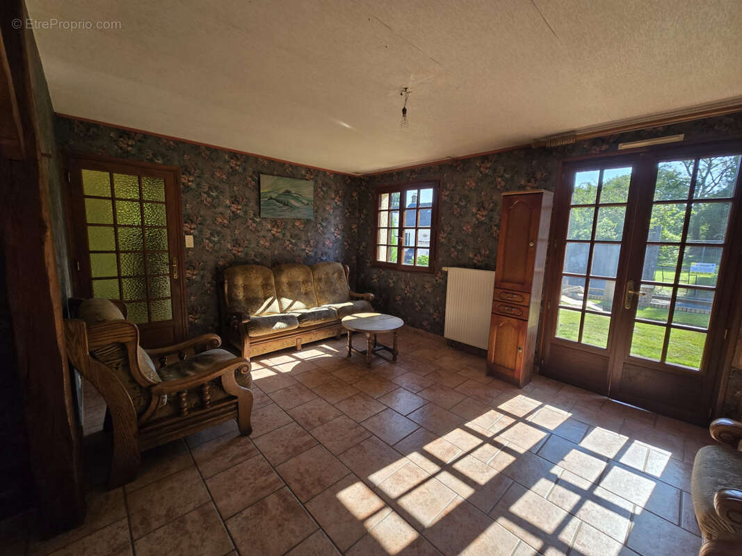 Maison à FEUQUIERES-EN-VIMEU