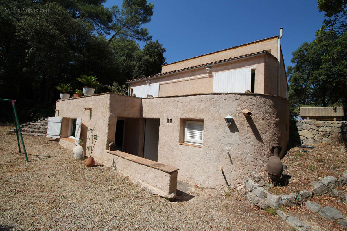 Maison à MEOUNES-LES-MONTRIEUX