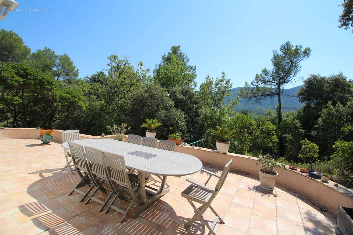 Maison à MEOUNES-LES-MONTRIEUX