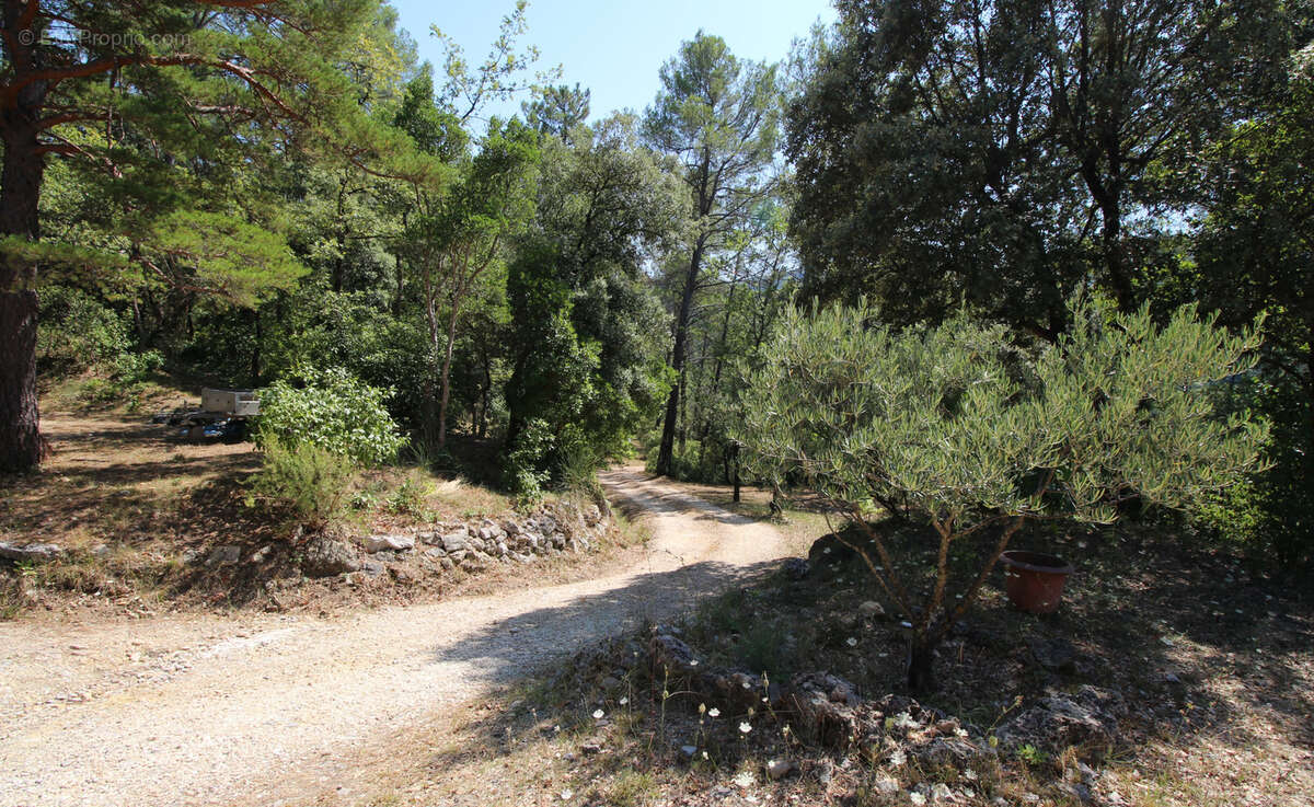 Maison à MEOUNES-LES-MONTRIEUX