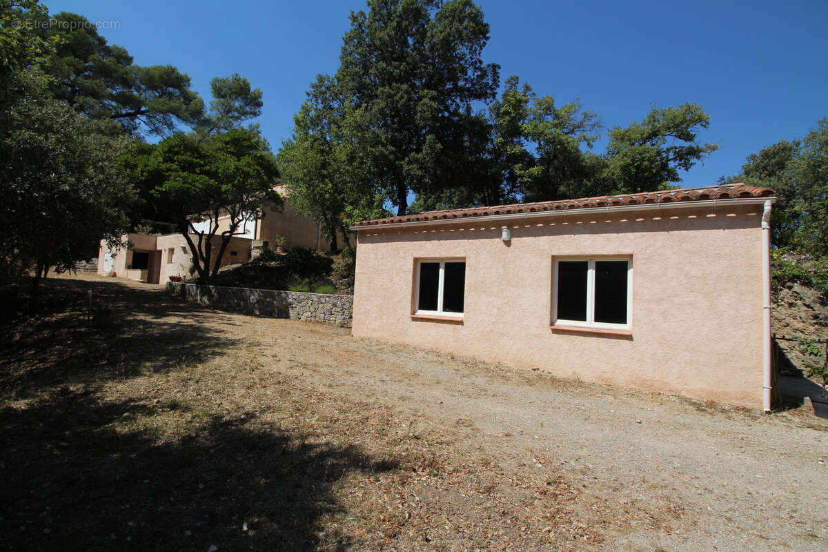 Maison à MEOUNES-LES-MONTRIEUX