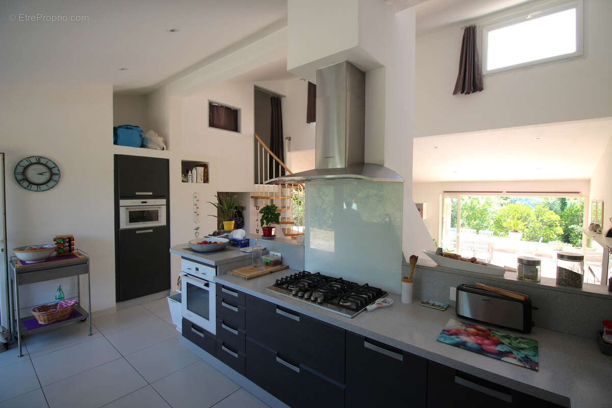 Maison à MEOUNES-LES-MONTRIEUX