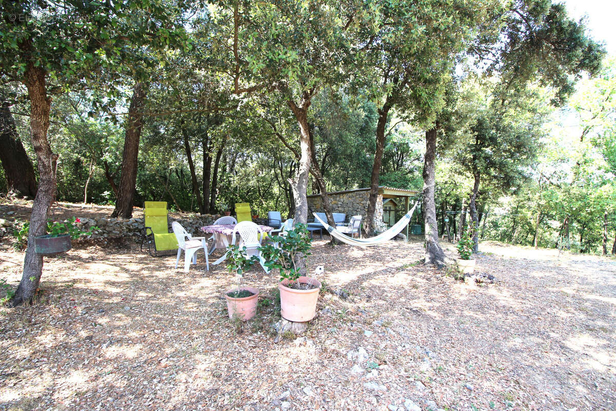 Maison à MEOUNES-LES-MONTRIEUX