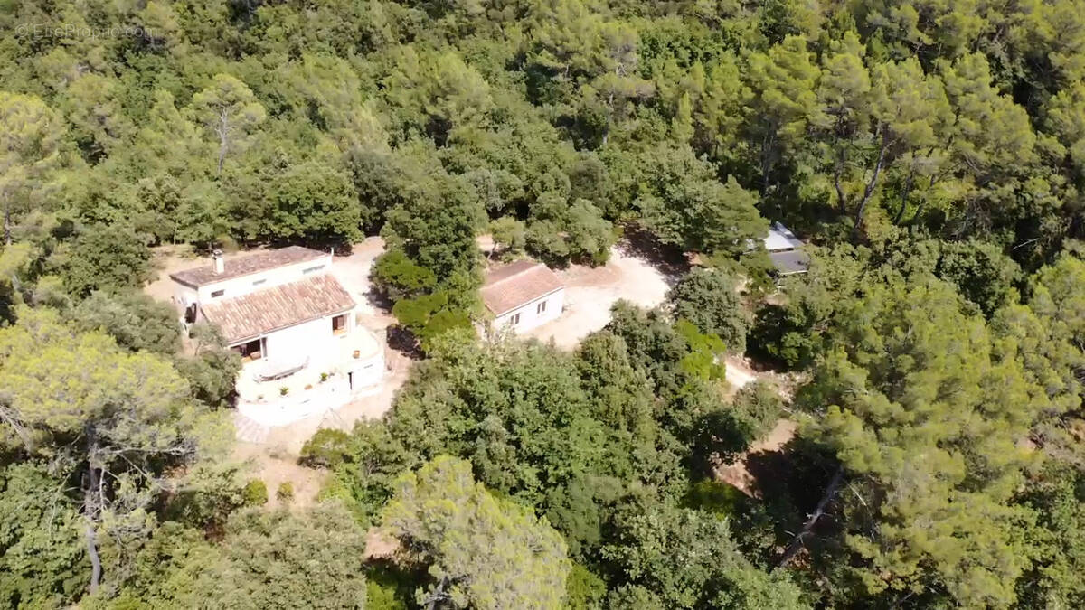 Maison à MEOUNES-LES-MONTRIEUX