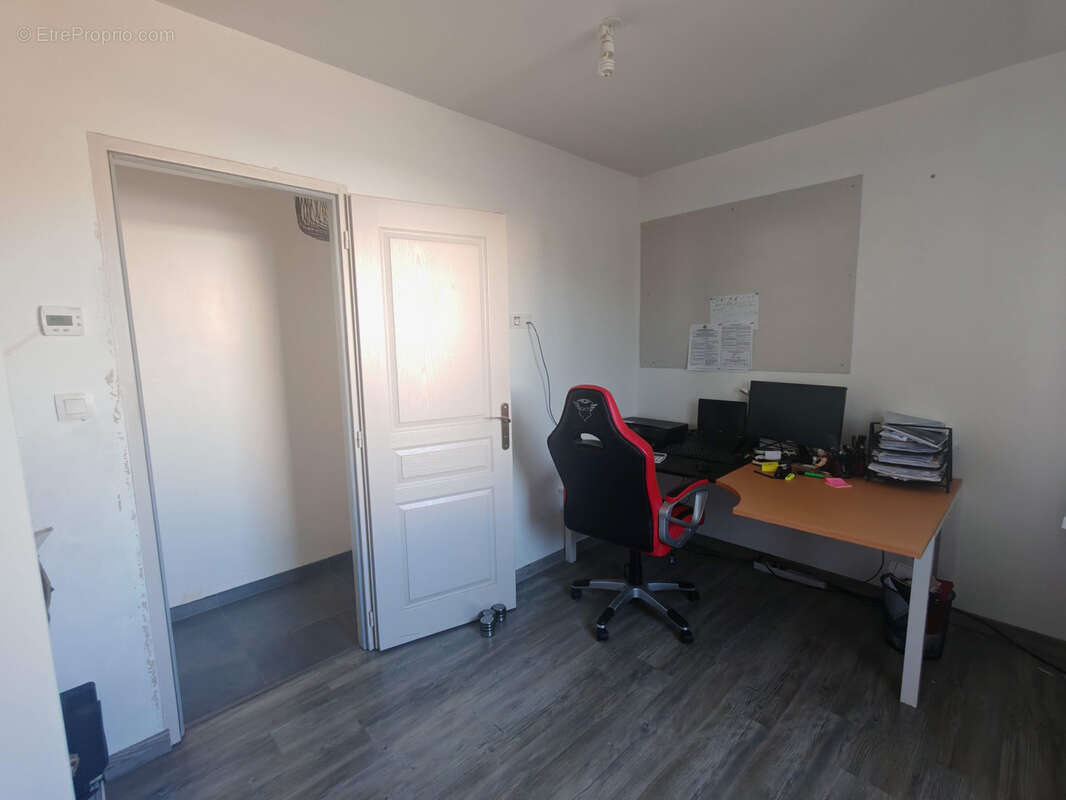 Maison à SAINT-HILAIRE-DE-CHALEONS