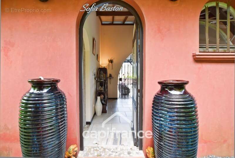 Maison à LES TROIS-ILETS