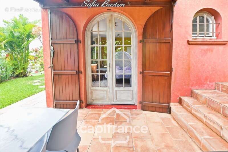 Maison à LES TROIS-ILETS