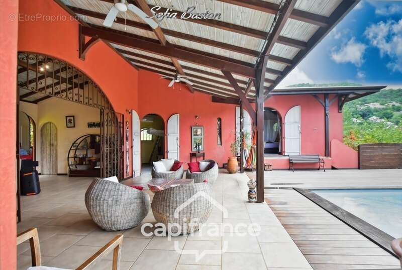 Maison à LES TROIS-ILETS