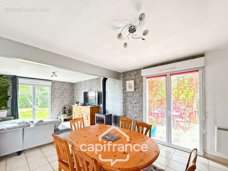 Maison à SAINT-GERAND