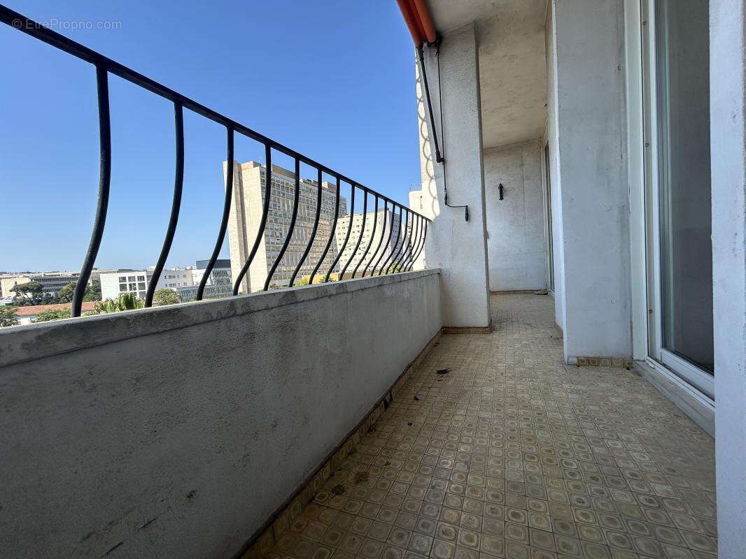 Appartement à MARSEILLE-5E