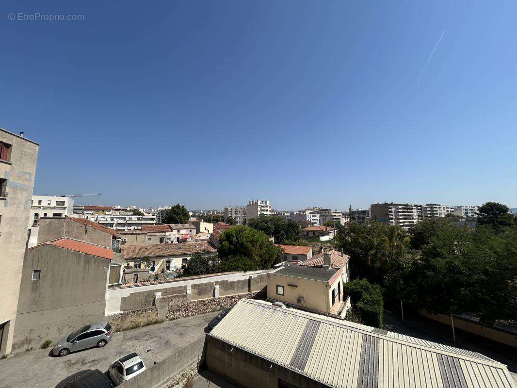 Appartement à MARSEILLE-5E