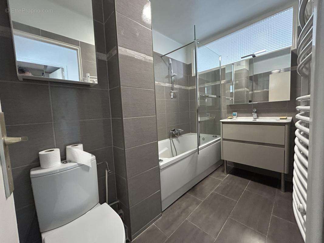 Appartement à MARSEILLE-5E