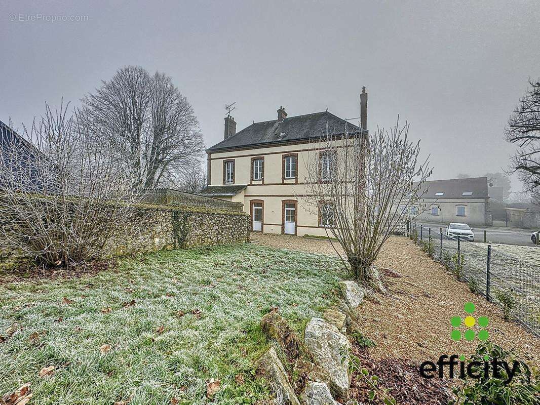 Maison à CHATEAUNEUF-EN-THYMERAIS