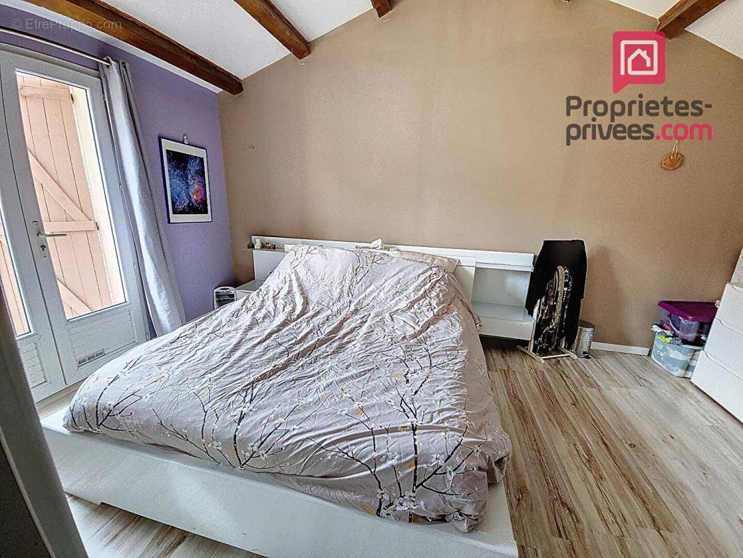 Maison à BAGNOLS-EN-FORET