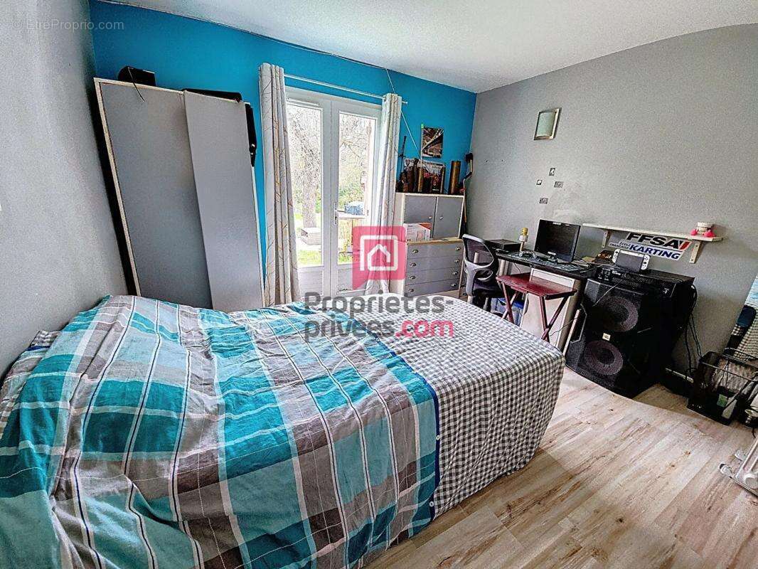 Maison à BAGNOLS-EN-FORET