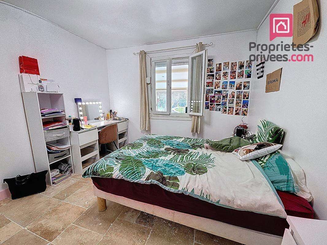 Maison à BAGNOLS-EN-FORET