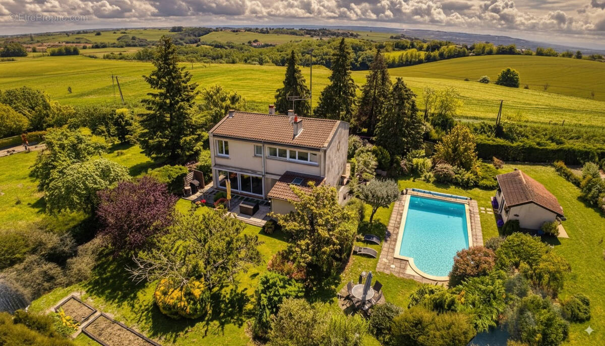 Maison à CLERMONT-LE-FORT