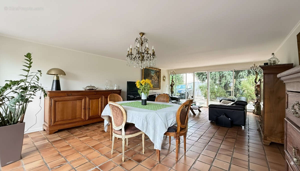 Maison à CLERMONT-LE-FORT