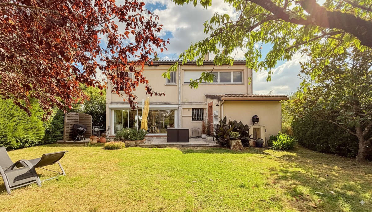 Maison à CLERMONT-LE-FORT