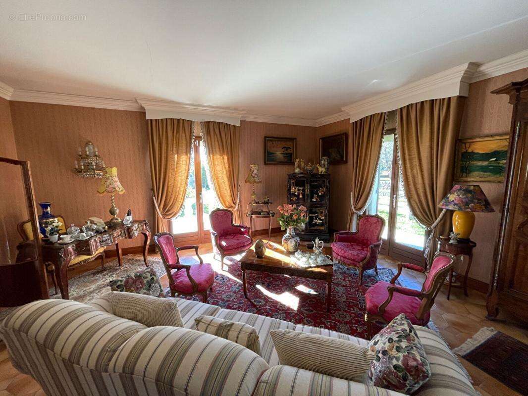 Maison à LA TOUR-BLANCHE